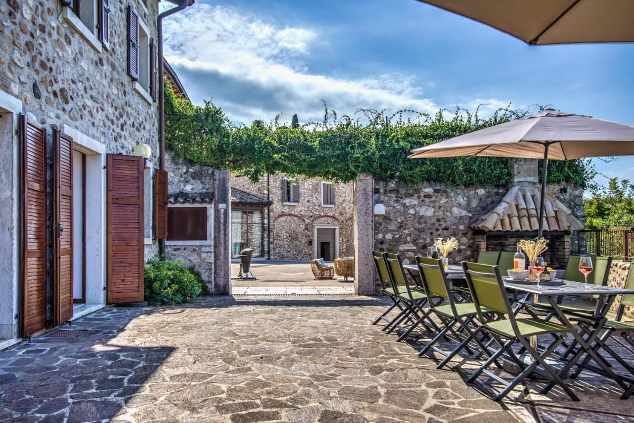 Villa Fontana ...Drei Ferienwohnungen in traumhaften Anwesen mit Seeblick und beheizbaren Pool Pool Bardolino Exterior foto