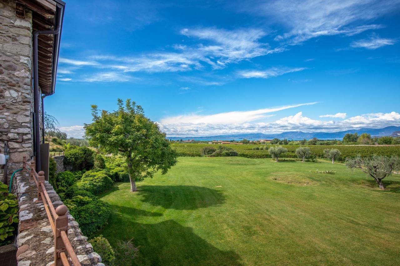 Villa Fontana ...Drei Ferienwohnungen in traumhaften Anwesen mit Seeblick und beheizbaren Pool Pool Bardolino Exterior foto