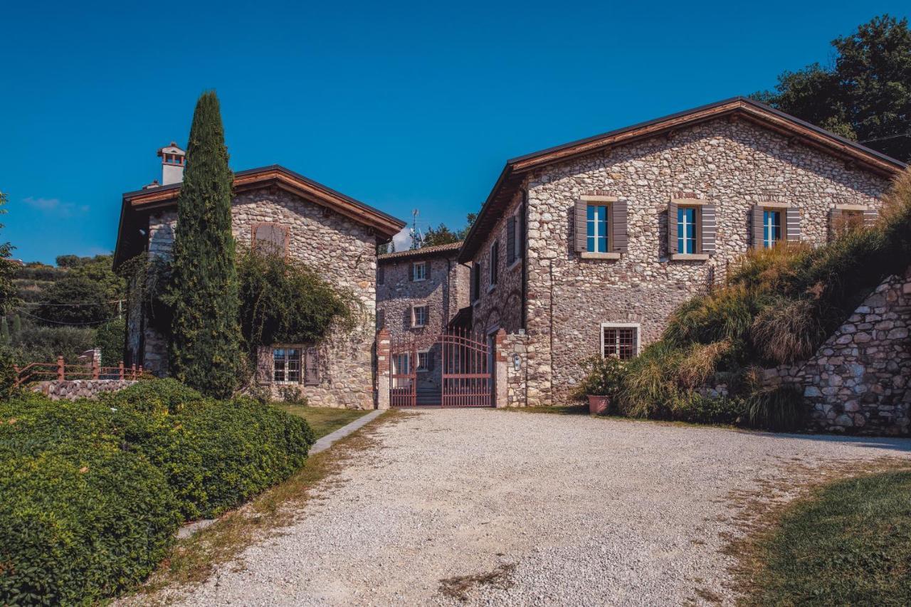Villa Fontana ...Drei Ferienwohnungen in traumhaften Anwesen mit Seeblick und beheizbaren Pool Pool Bardolino Exterior foto