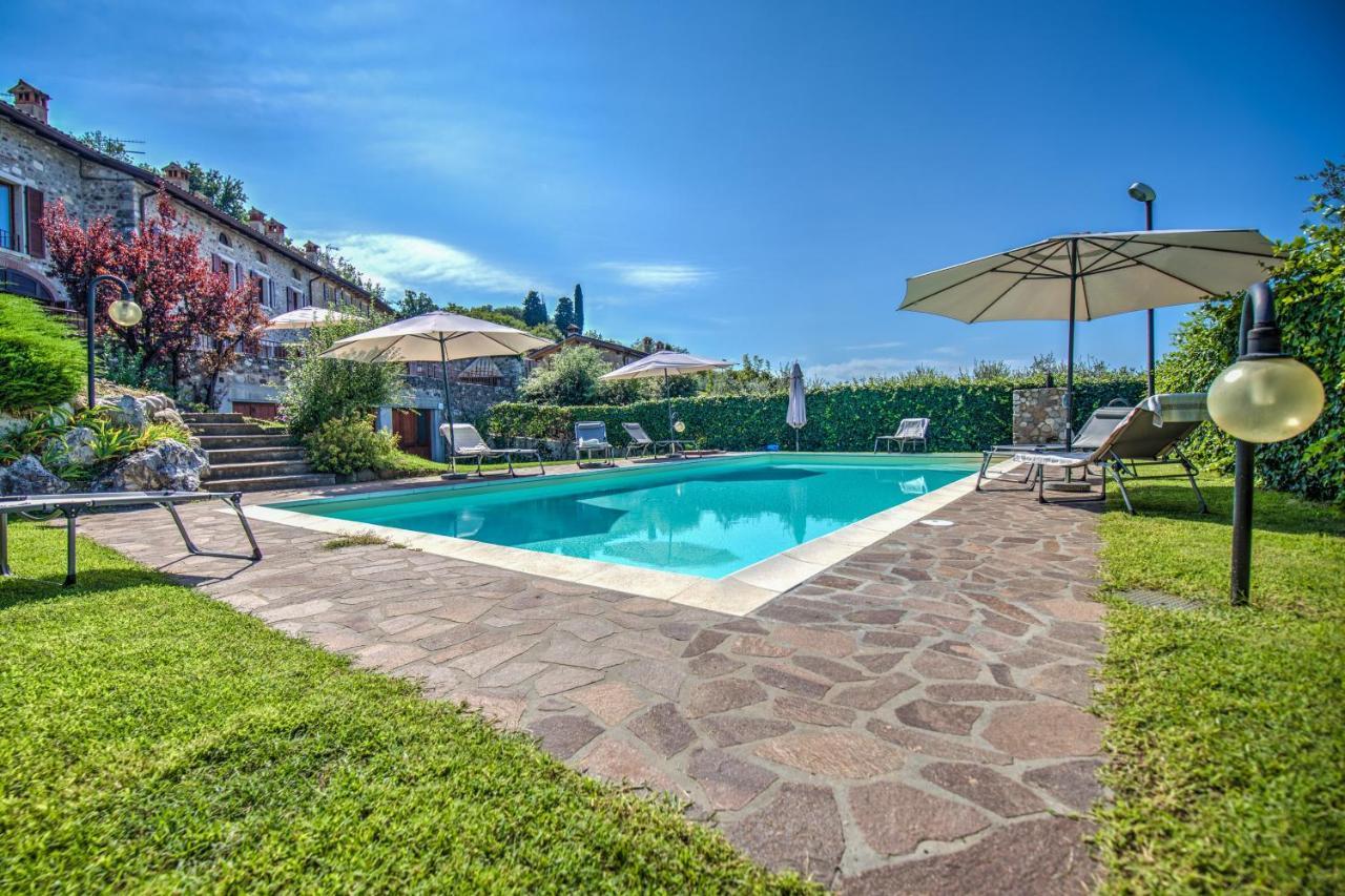 Villa Fontana ...Drei Ferienwohnungen in traumhaften Anwesen mit Seeblick und beheizbaren Pool Pool Bardolino Exterior foto