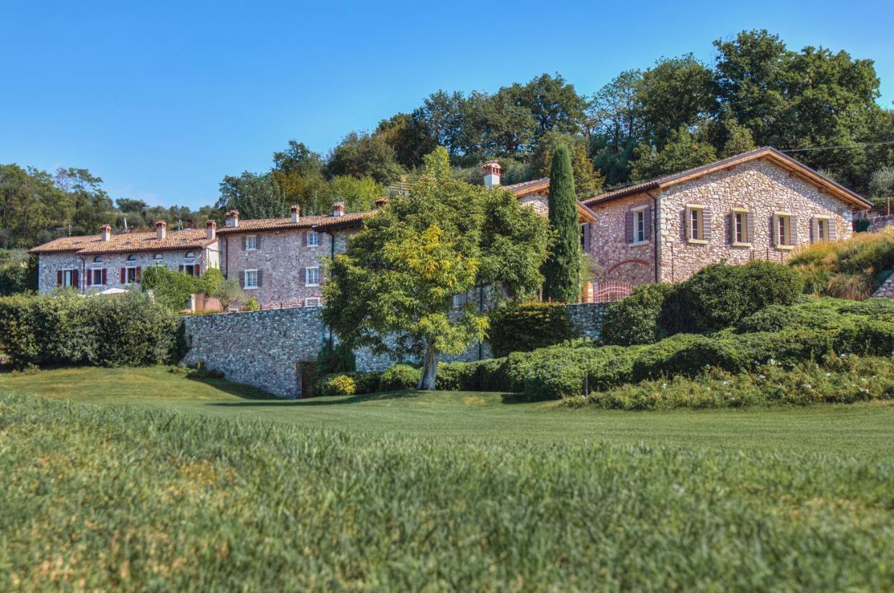 Villa Fontana ...Drei Ferienwohnungen in traumhaften Anwesen mit Seeblick und beheizbaren Pool Pool Bardolino Exterior foto