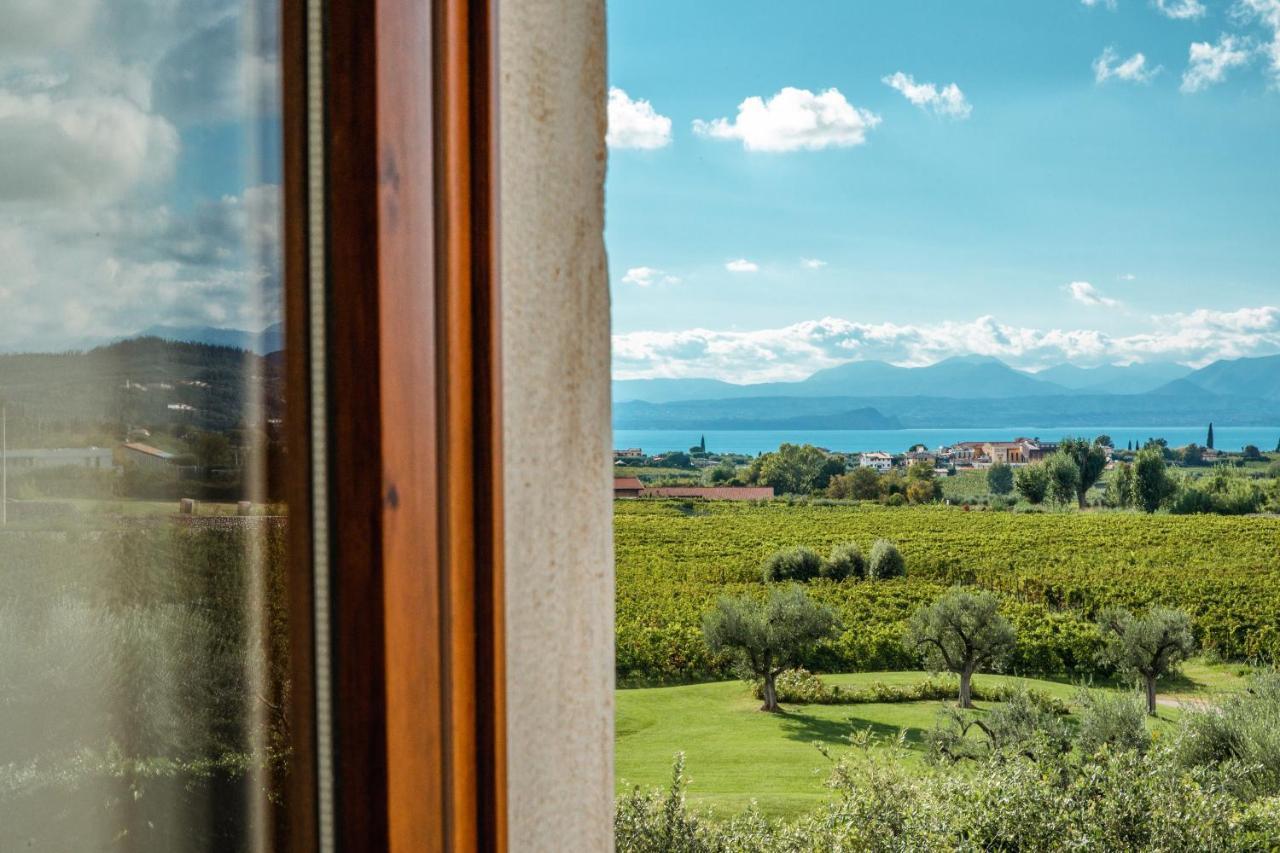 Villa Fontana ...Drei Ferienwohnungen in traumhaften Anwesen mit Seeblick und beheizbaren Pool Pool Bardolino Exterior foto