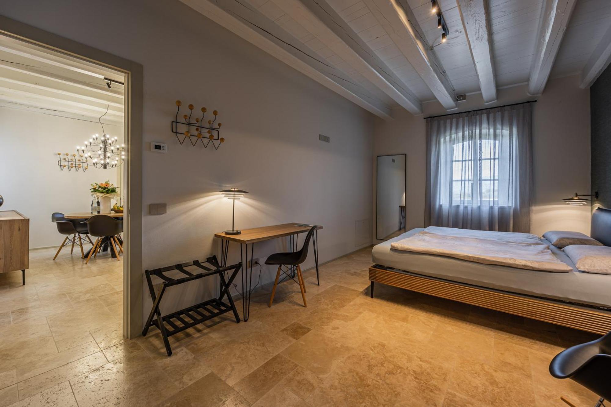Villa Fontana ...Drei Ferienwohnungen in traumhaften Anwesen mit Seeblick und beheizbaren Pool Pool Bardolino Exterior foto
